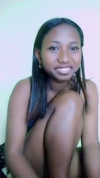 MirielleG live cam on Cam4