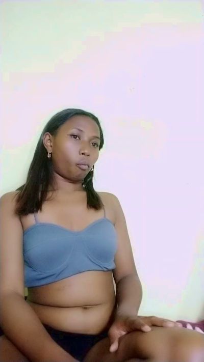MirielleG live cam on Cam4