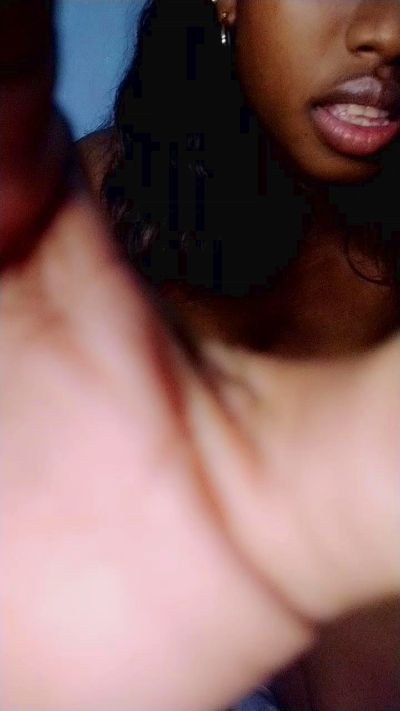 MirielleG live cam on Cam4