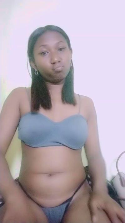 MirielleG live cam on Cam4