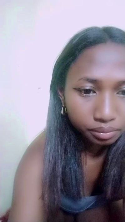 MirielleG live cam on Cam4