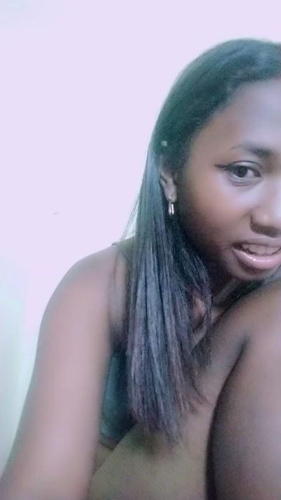 MirielleG live cam on Cam4