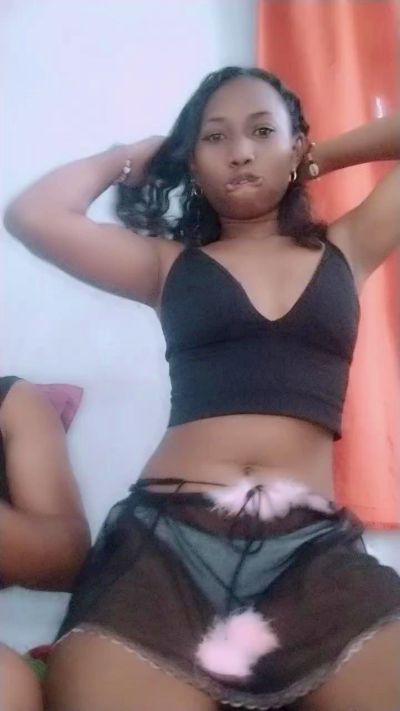 MirielleG live cam on Cam4