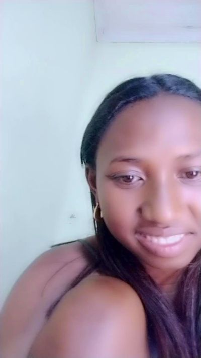 MirielleG live cam on Cam4