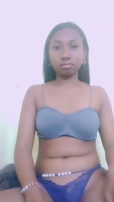 MirielleG live cam on Cam4