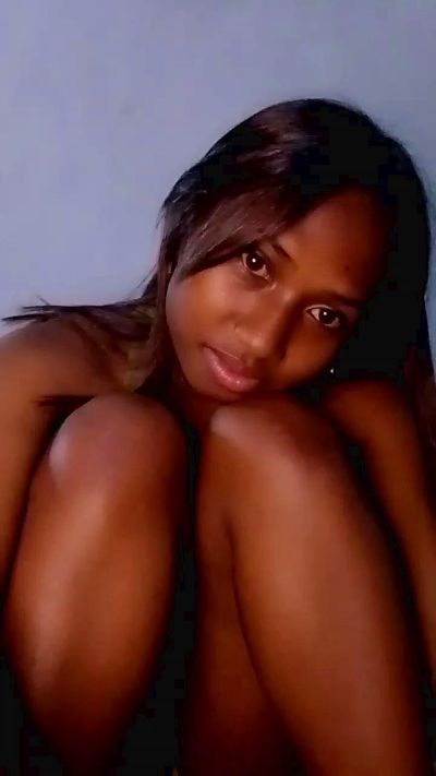 MirielleG live cam on Cam4