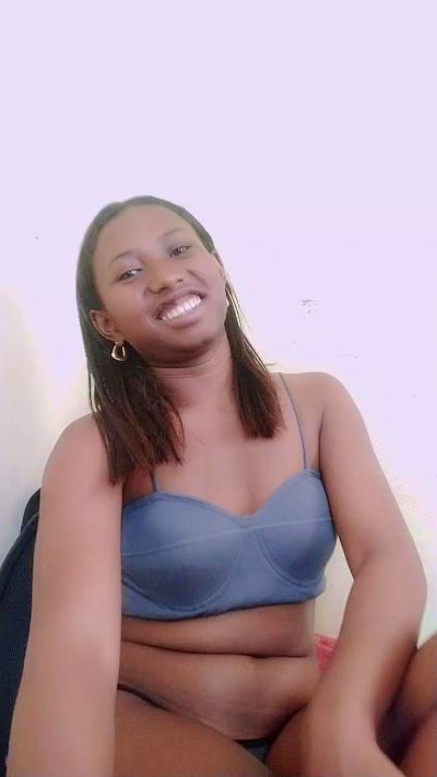 MirielleG live cam on Cam4
