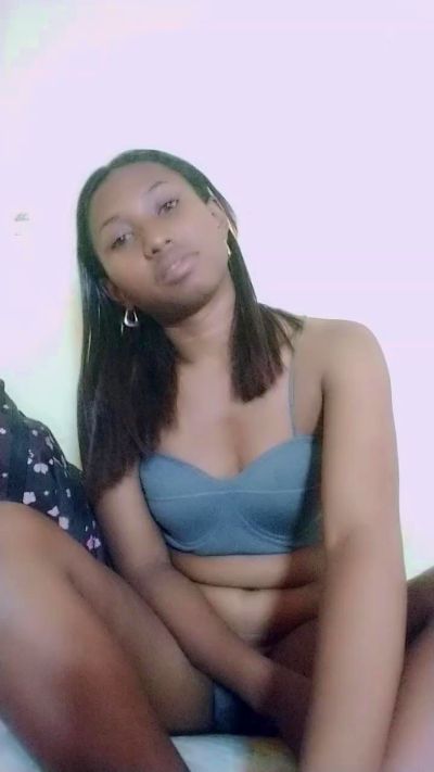 MirielleG live cam on Cam4