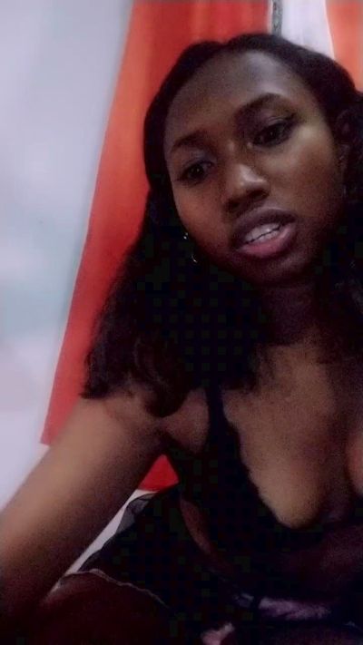 MirielleG live cam on Cam4