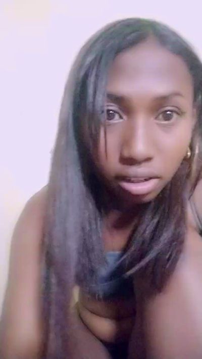 MirielleG live cam on Cam4