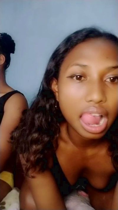 MirielleG live cam on Cam4