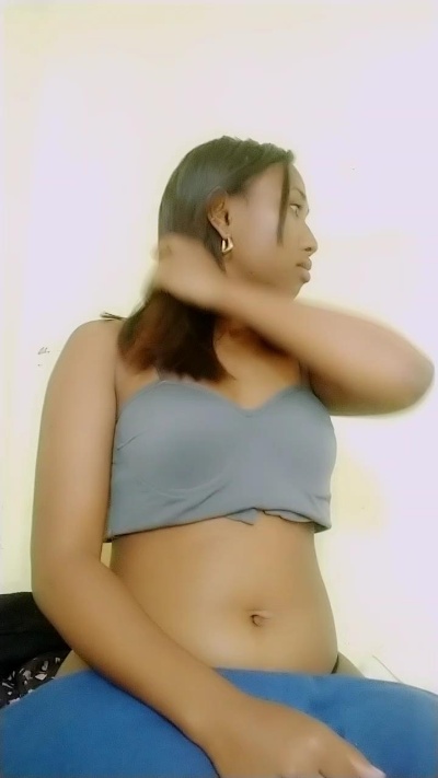 MirielleG live cam on Cam4