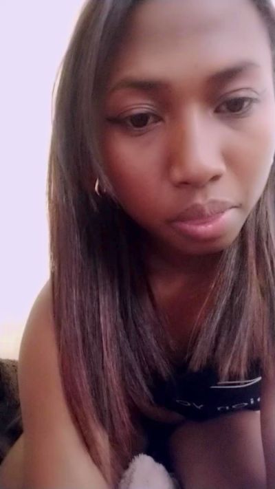 MirielleG live cam on Cam4