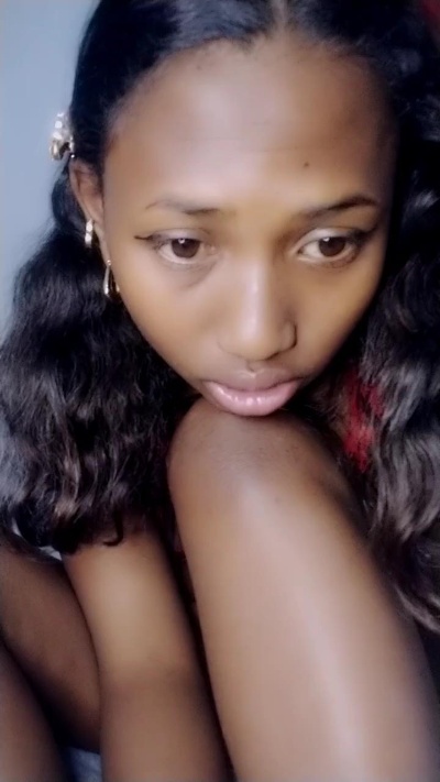 MirielleG live cam on Cam4