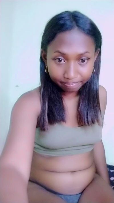 MirielleG live cam on Cam4