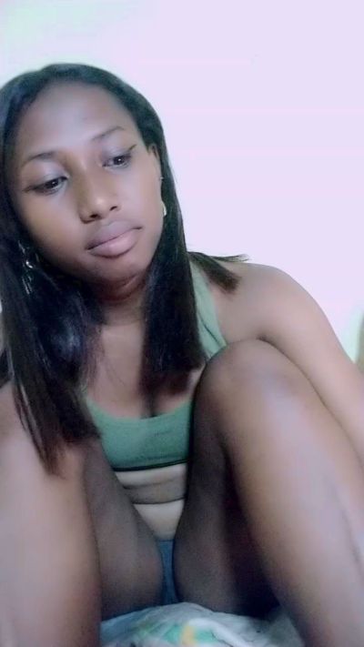MirielleG live cam on Cam4