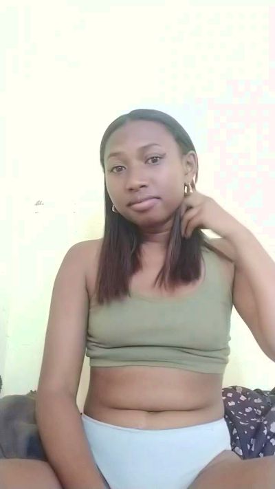 MirielleG live cam on Cam4