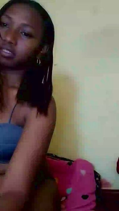 MirielleH live cam on Cam4