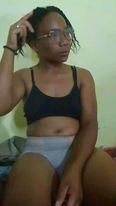 MirielleH live cam on Cam4