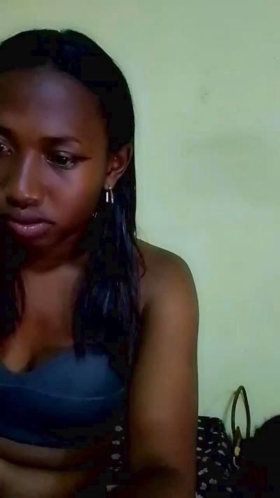 MirielleH live cam on Cam4