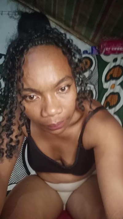 MirielleH live cam on Cam4