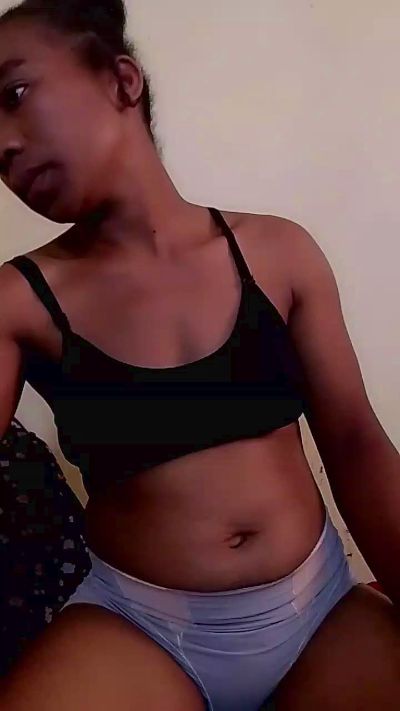 MirielleH live cam on Cam4