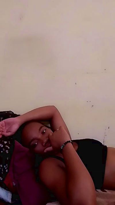 MirielleH live cam on Cam4