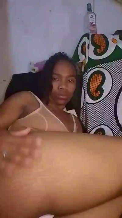 MirielleH live cam on Cam4