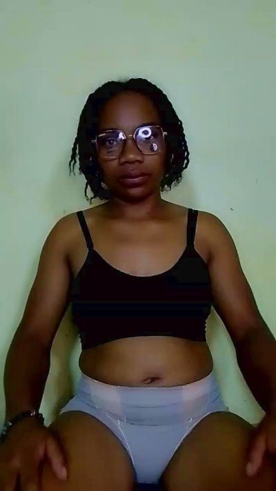 MirielleH live cam on Cam4