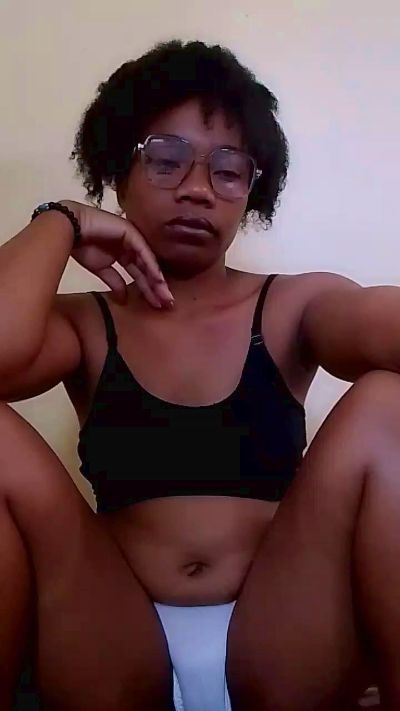 MirielleH live cam on Cam4