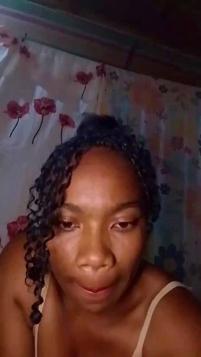 MirielleH live cam on Cam4
