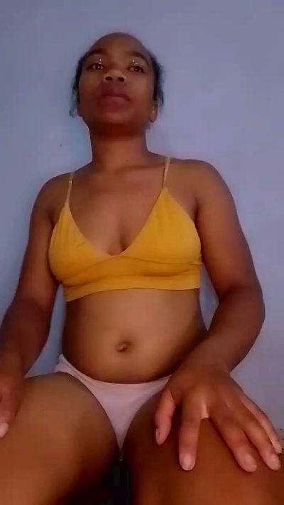 MirielleH live cam on Cam4