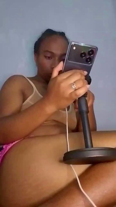 MirielleH live cam on Cam4