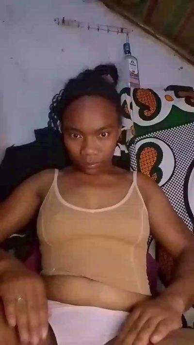 MirielleH live cam on Cam4