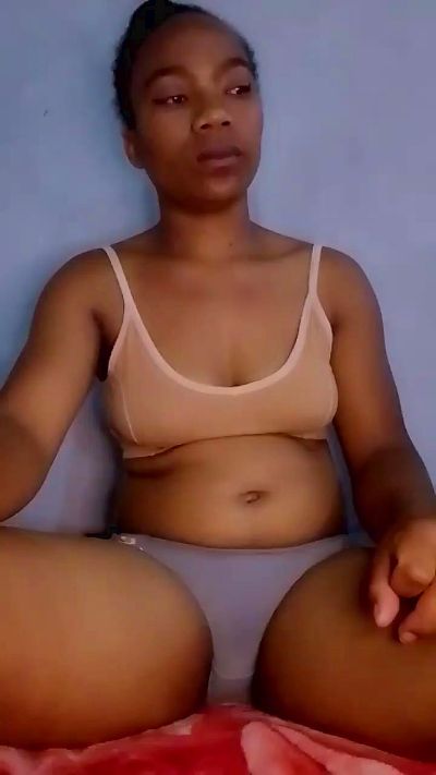 MirielleH live cam on Cam4
