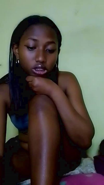 MirielleH live cam on Cam4