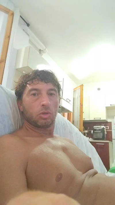 Mirko290180 live cam on Cam4
