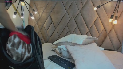 Misha_Guille live cam on Cam4