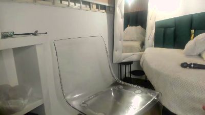 Mishka_Billie live cam on Cam4