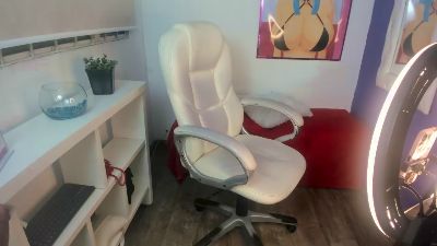 Mishka_Billie live cam on Cam4