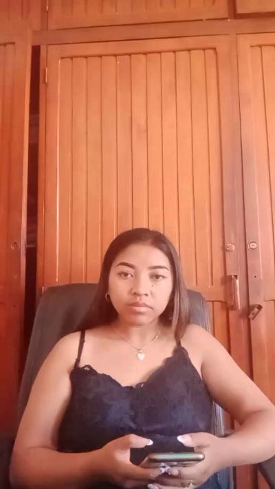 MissAnies live cam on Cam4