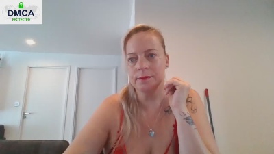 MissChupagirly live cam on Cam4