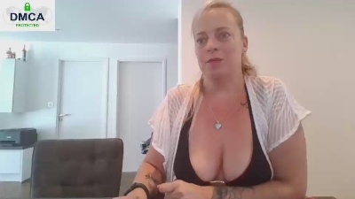 MissChupagirly live cam on Cam4