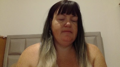 MissCurvyCx live cam on Cam4