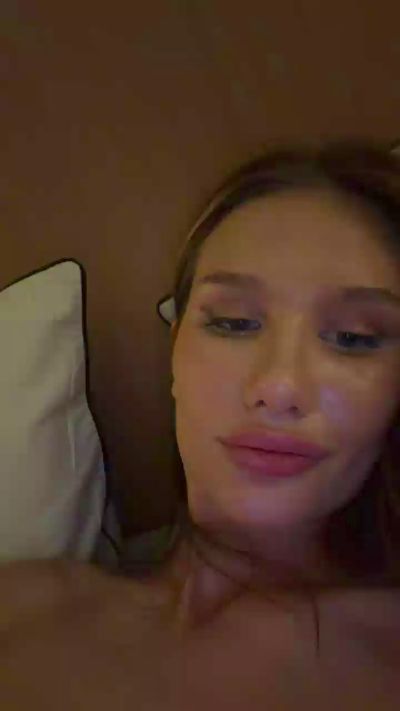 MissIntriga live cam on Cam4