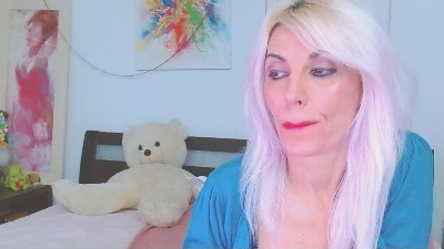 Live thumbnail of MissLara123