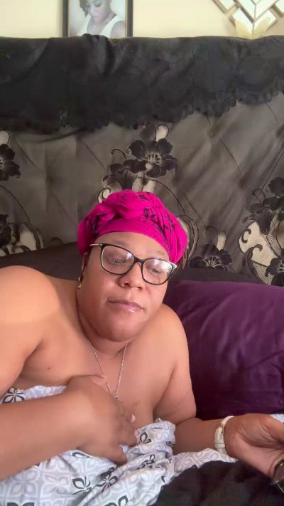 MissMadem live cam on Cam4