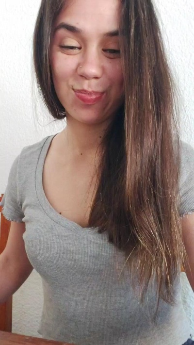 MissMia99 live cam on Cam4
