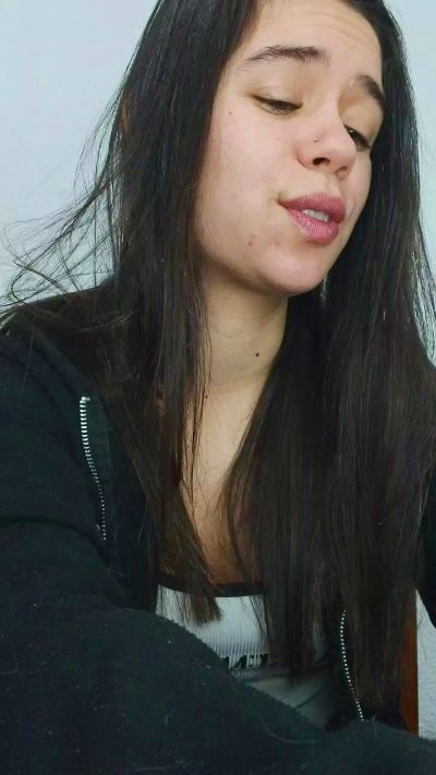 MissMia99 live cam on Cam4