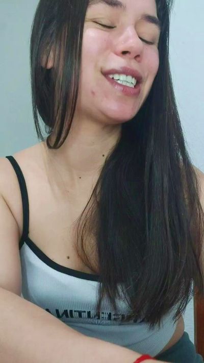 MissMia99 live cam on Cam4